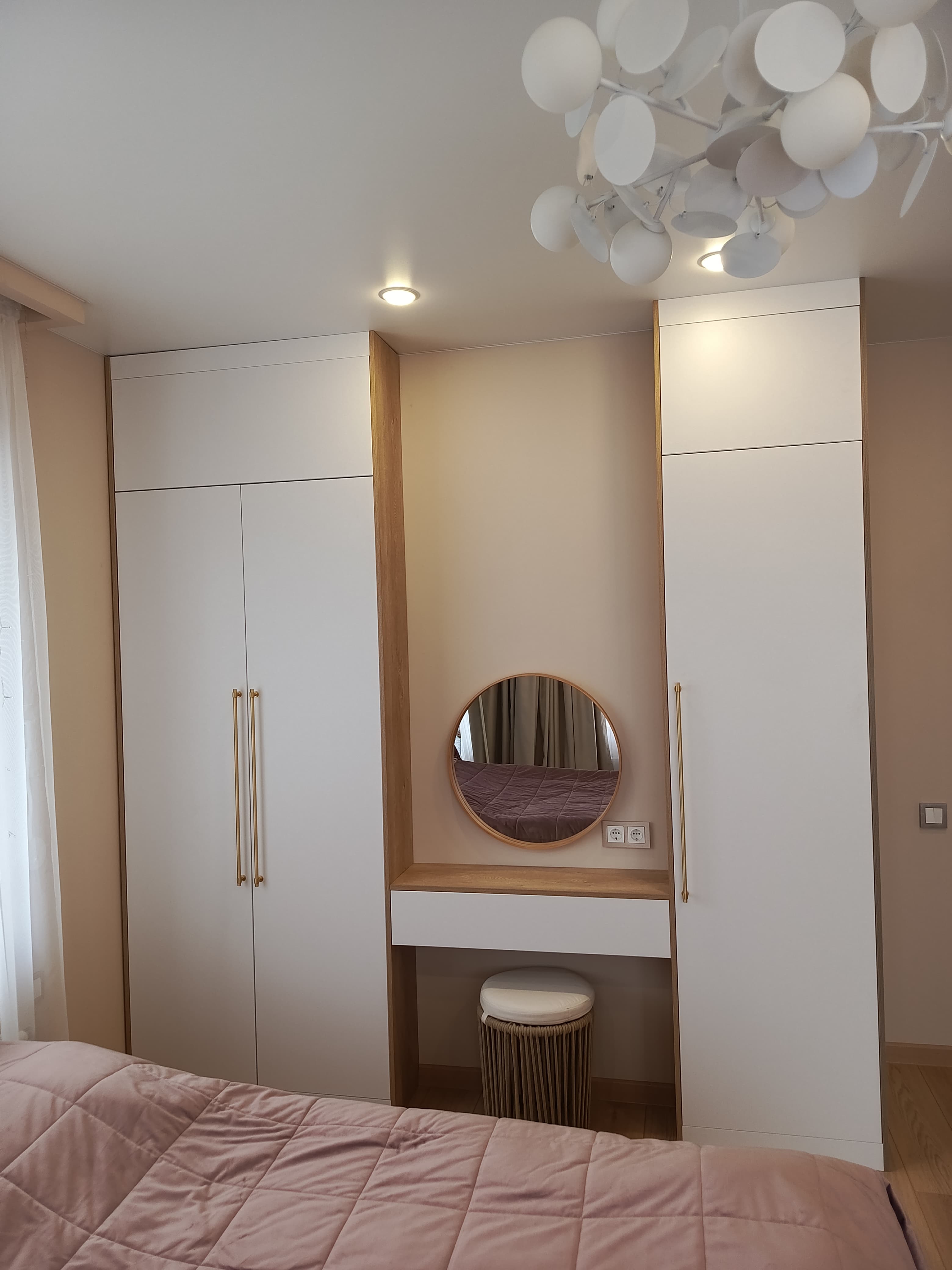 Угловой шкаф Санкт-Петербург